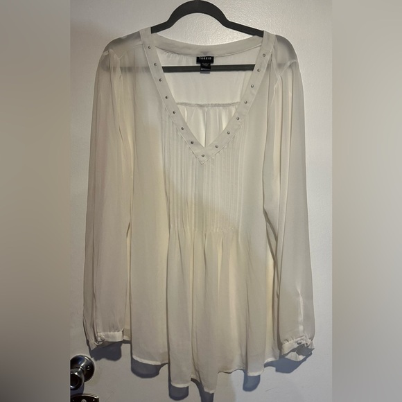 Torrid Sheer top Ivory Size 3 (22/24) GREAT CONDITION - Picture 1 of 5